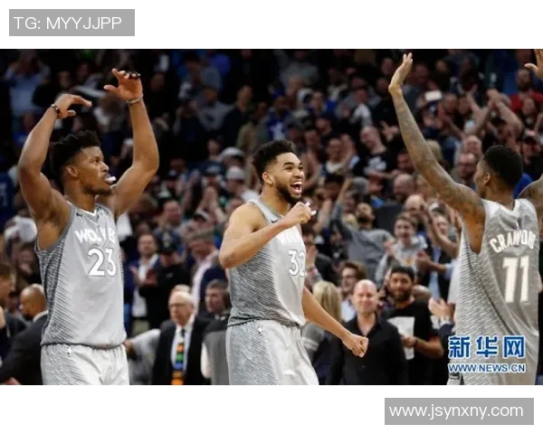 骑士与雄鹿激战常规赛双方球员全力以赴争夺胜利